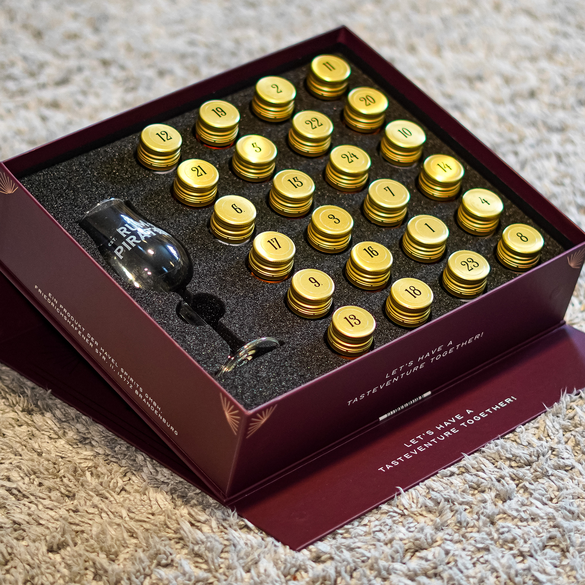 World of Drinks Adventskalender 2024 - mit Whisky, Rum, Gin, Likör, Spirituosen 36.2% 24x30ml